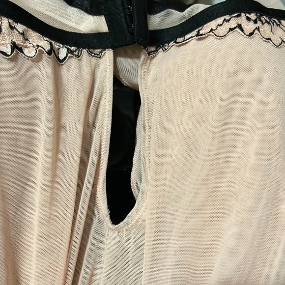 Women’s push up body doll color ice rose NWT - Picture 4 of 6